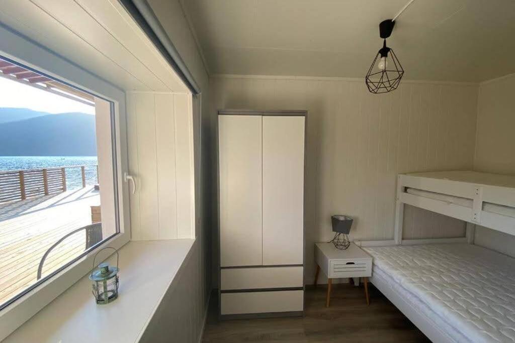 Waterfront Senja 3 Apartment Torsken Exterior photo